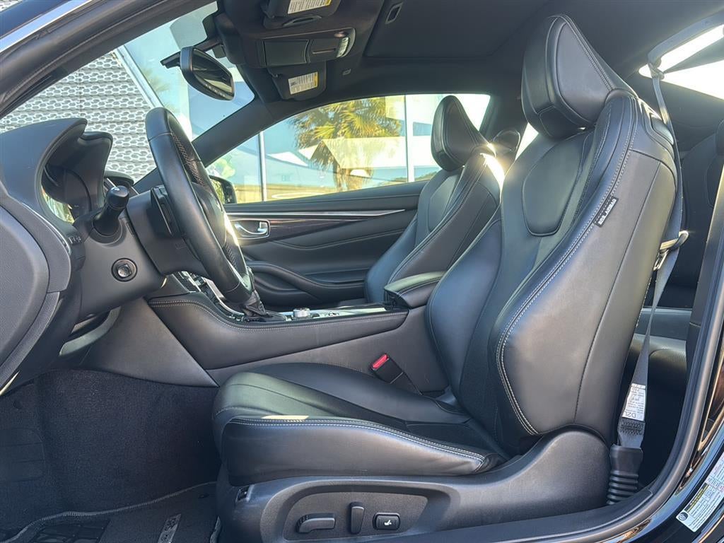 2017 INFINITI Q60 Sport