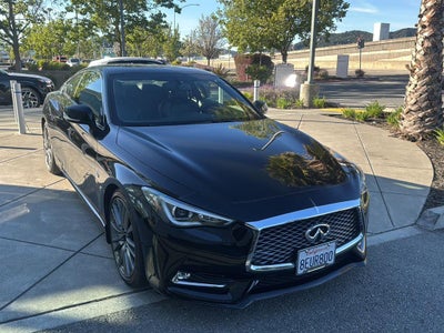 2017 INFINITI Q60 Sport