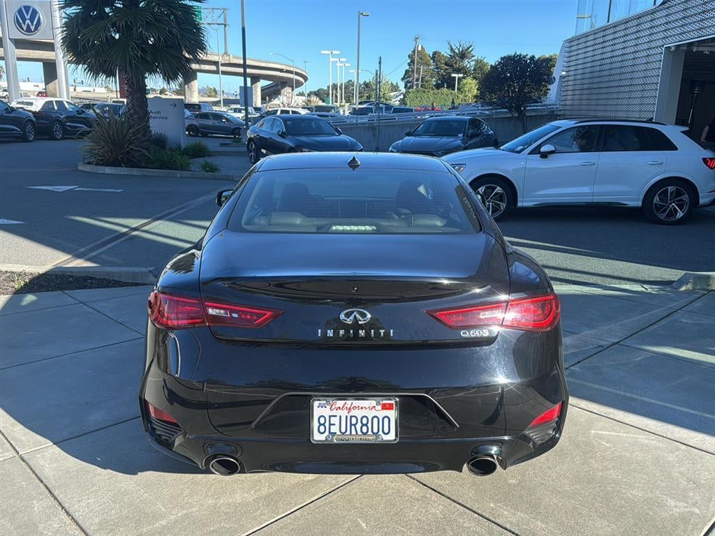 2017 INFINITI Q60 Sport