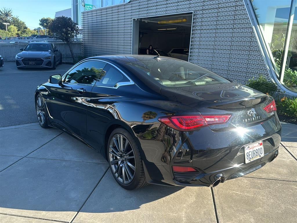 2017 INFINITI Q60 Sport