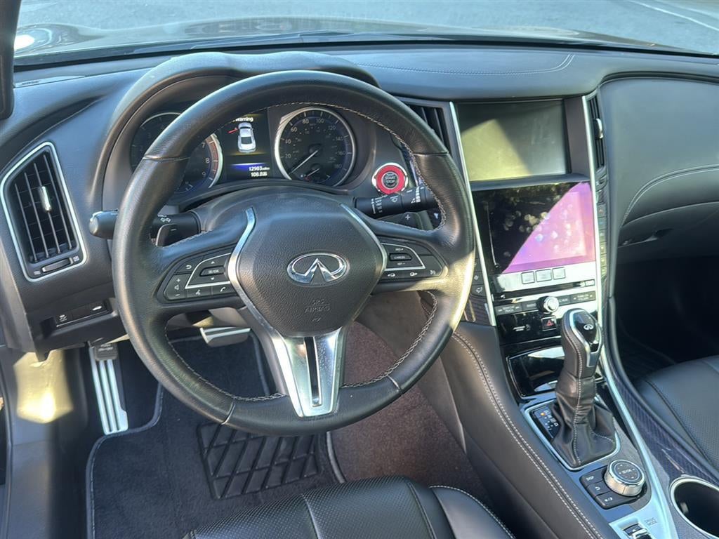 2017 INFINITI Q60 Sport