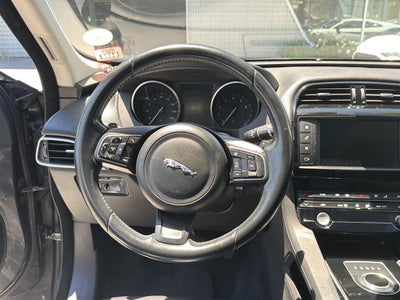 2018 Jaguar F-PACE 25t Premium