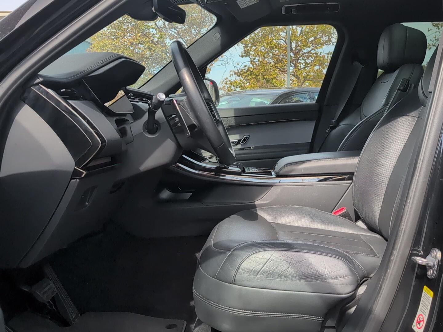 2025 Land Rover Range Rover Sport SE