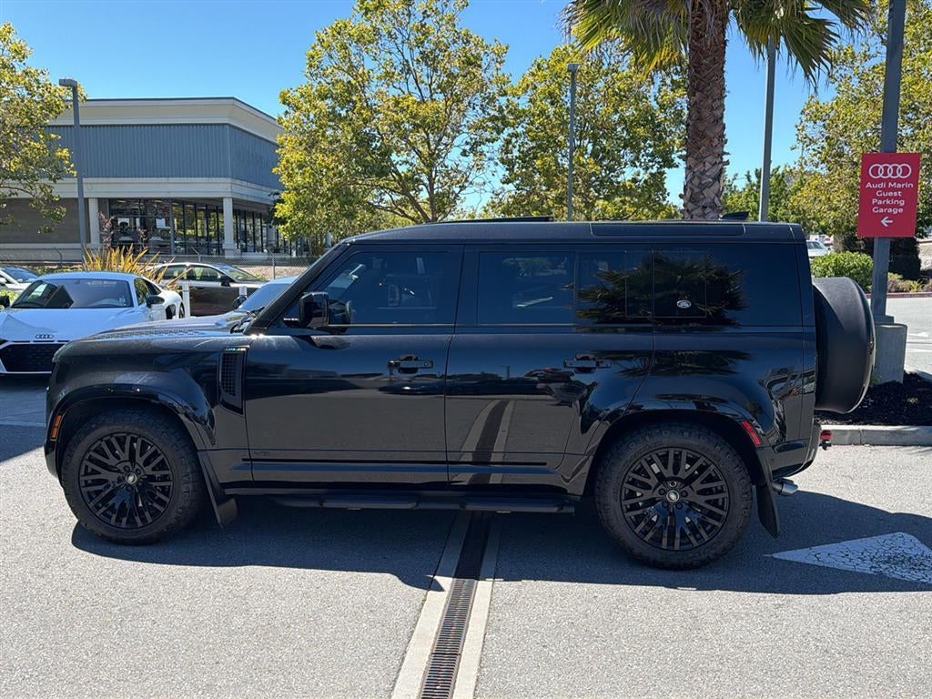 2023 Land Rover Defender Base