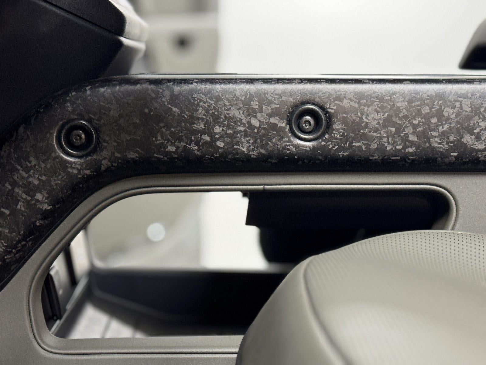 2025 Land Rover Defender OCTA Edition One Urban WideTrack