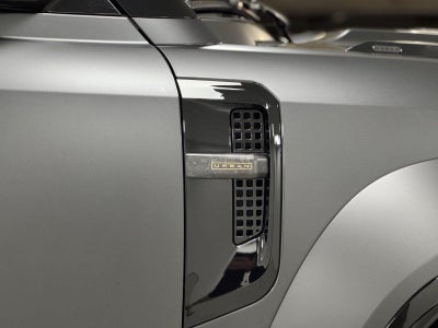 2025 Land Rover Defender OCTA Edition One Urban WideTrack