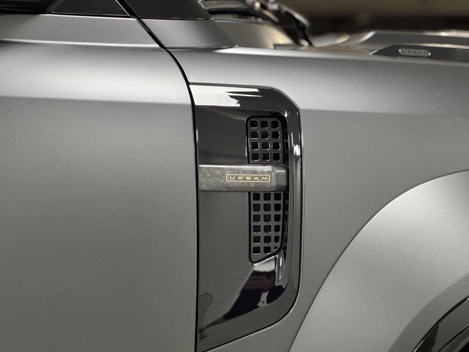 2025 Land Rover Defender OCTA Edition One Urban WideTrack