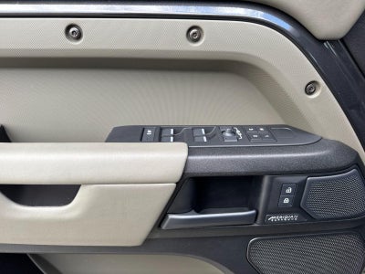 2025 Land Rover Defender OCTA Edition One Urban WideTrack