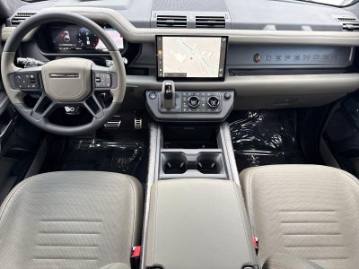 2025 Land Rover Defender OCTA Edition One Urban WideTrack