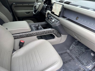 2025 Land Rover Defender OCTA Edition One Urban WideTrack