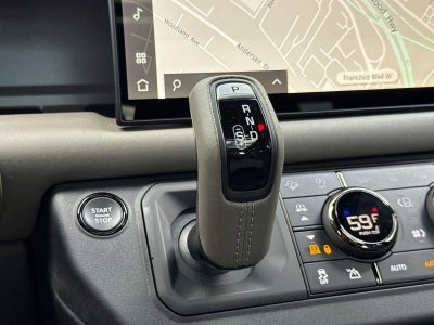 2025 Land Rover Defender OCTA Edition One Urban WideTrack