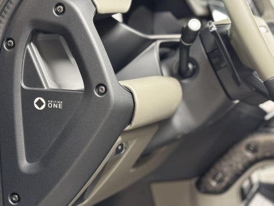 2025 Land Rover Defender OCTA Edition One Urban WideTrack