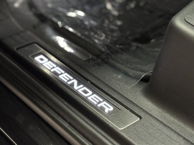 2025 Land Rover Defender OCTA Edition One Urban WideTrack