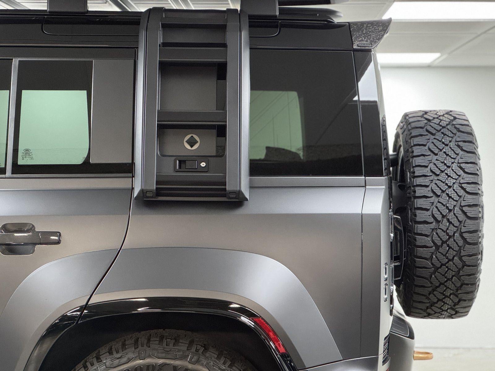 2025 Land Rover Defender OCTA Edition One Urban WideTrack