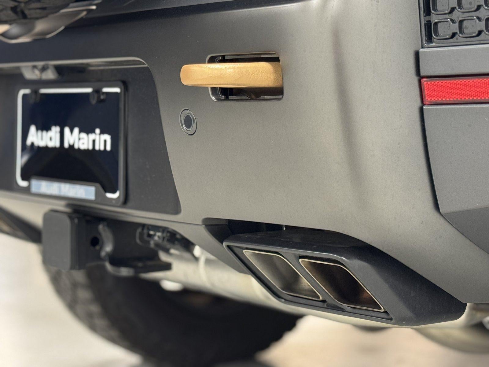 2025 Land Rover Defender OCTA Edition One Urban WideTrack