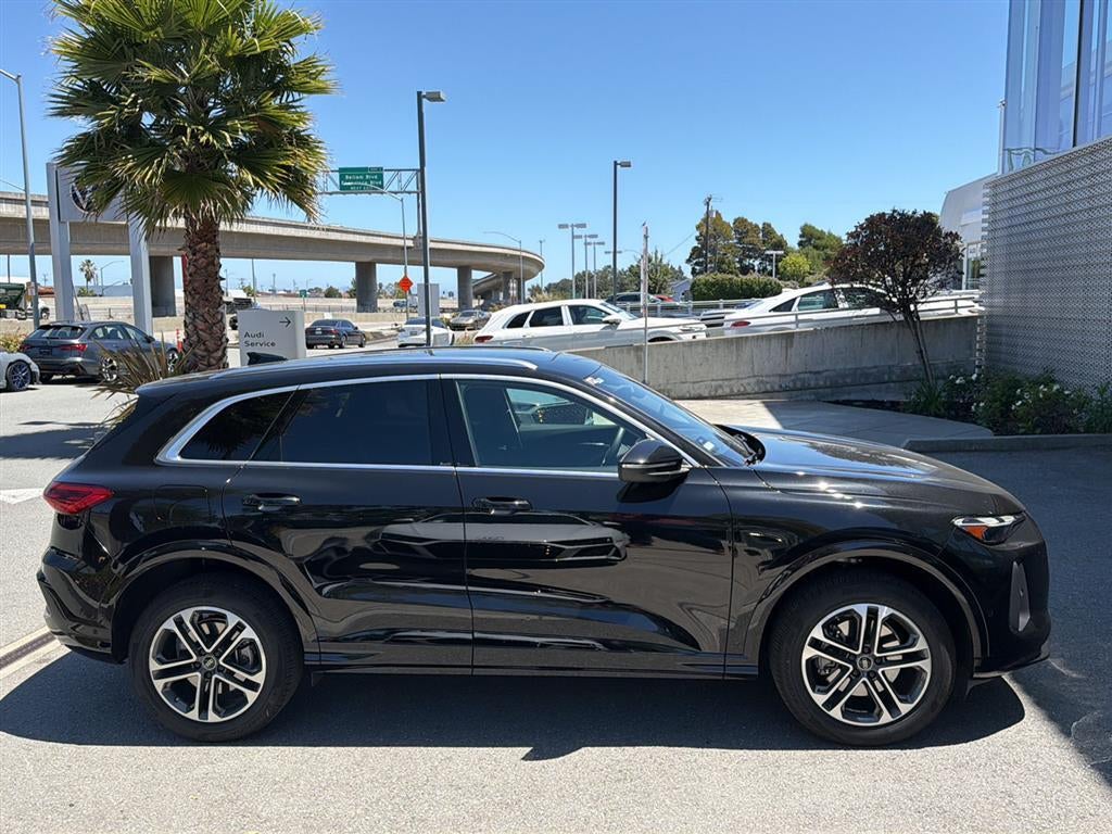2025 Audi Q5 Premium