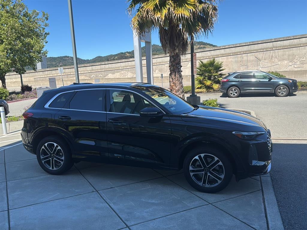 2025 Audi Q5 Premium