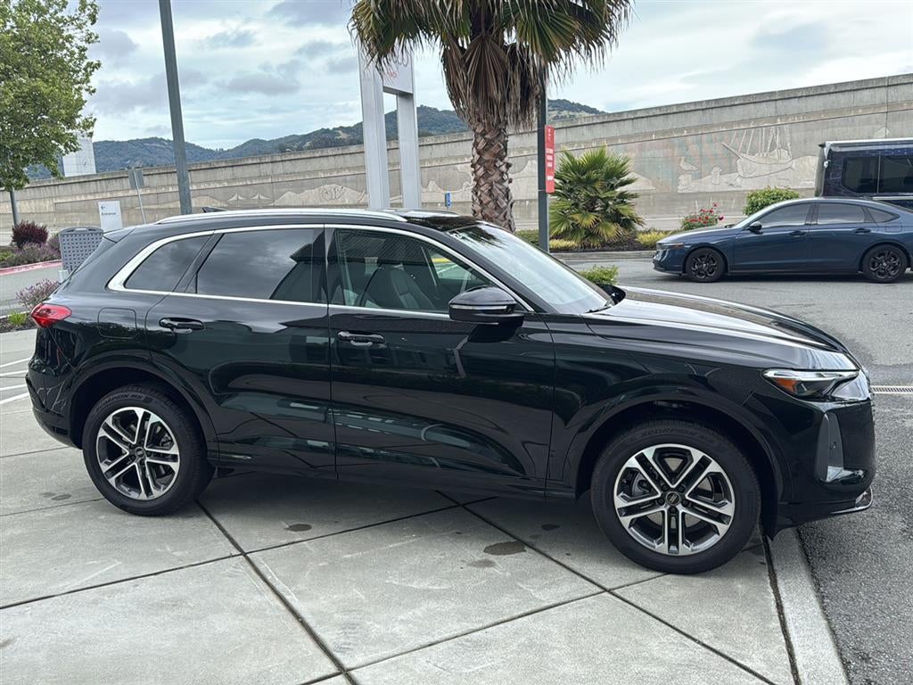 2025 Audi Q5 Premium