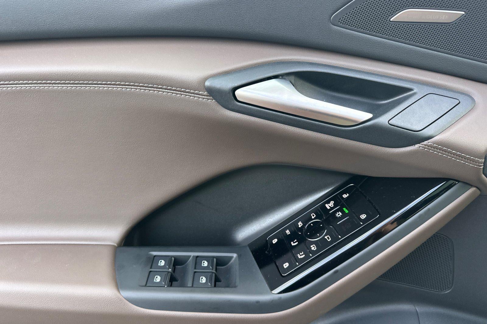 2025 Audi Q6 e-tron Premium Plus