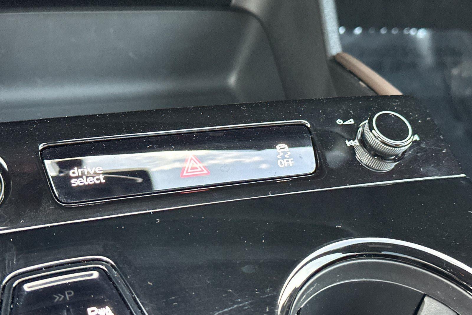 2025 Audi Q6 e-tron Premium Plus