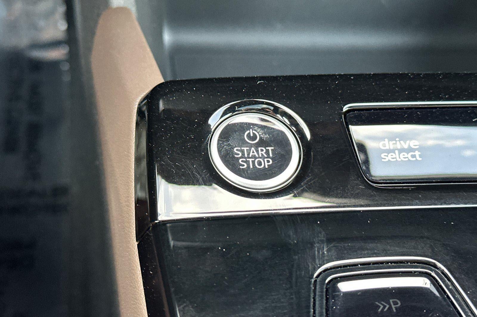 2025 Audi Q6 e-tron Premium Plus