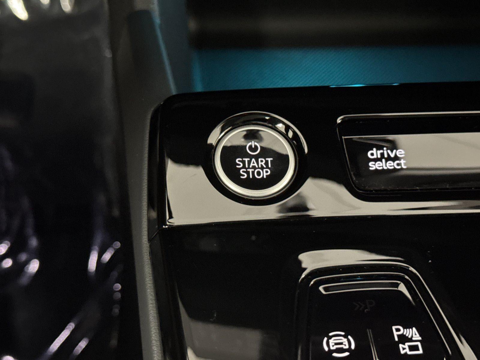 2025 Audi Q6 e-tron Premium Plus