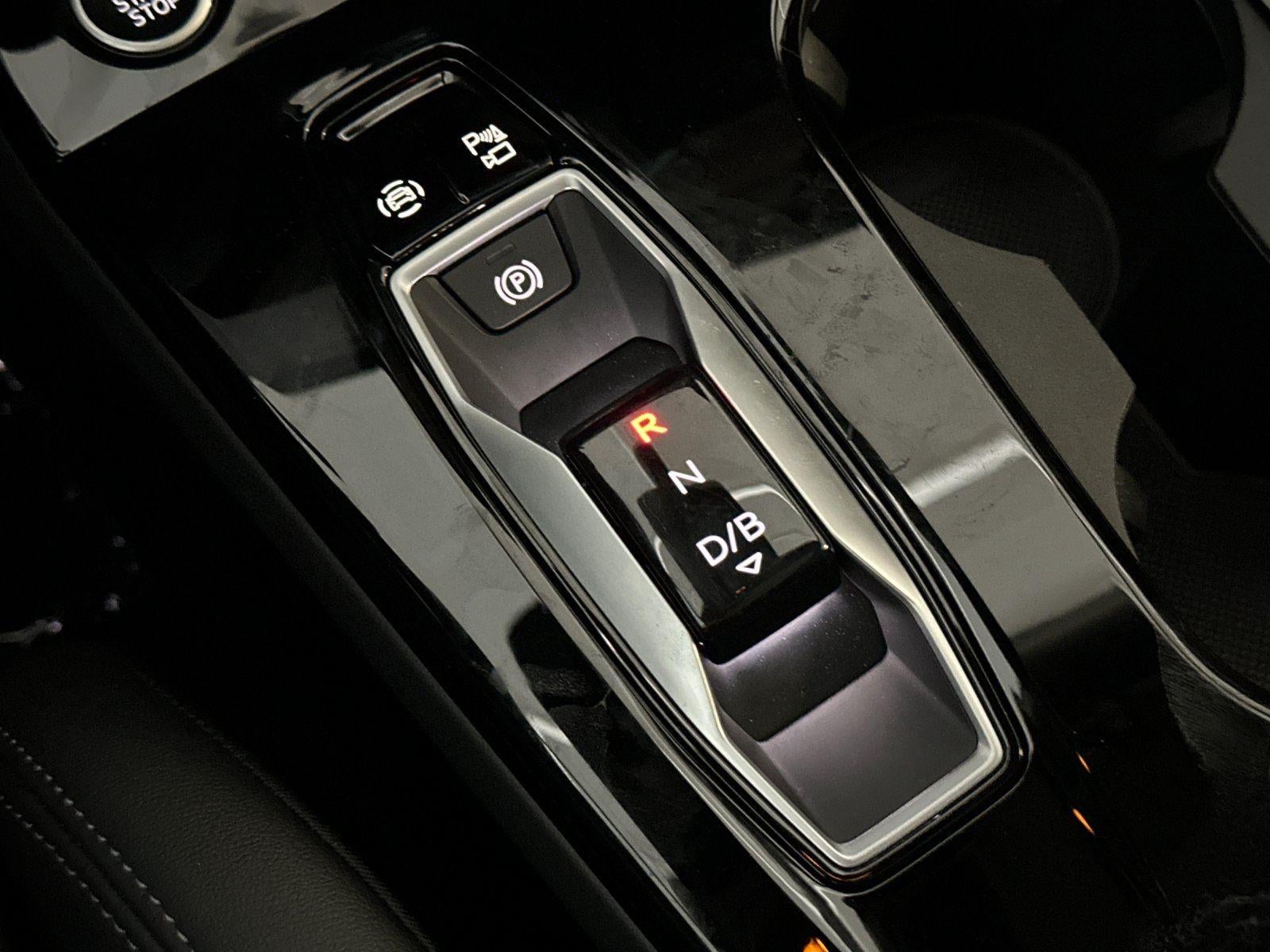 2025 Audi Q6 e-tron Premium Plus