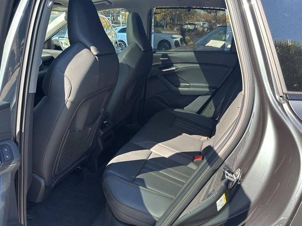 2025 Audi Q6 e-tron Premium Plus