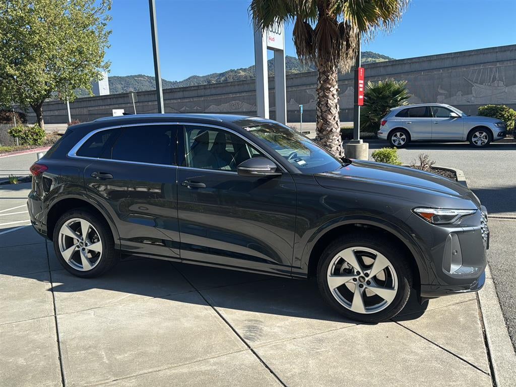 2025 Audi Q5 Premium Plus