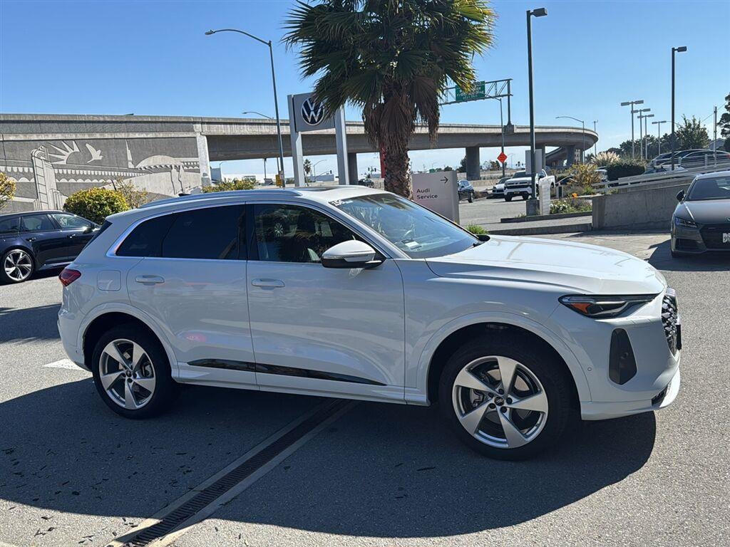 2025 Audi Q5 Premium Plus