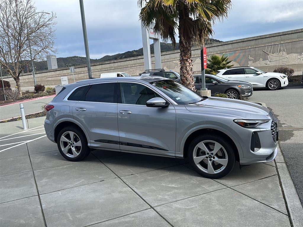 2025 Audi Q5 Premium Plus