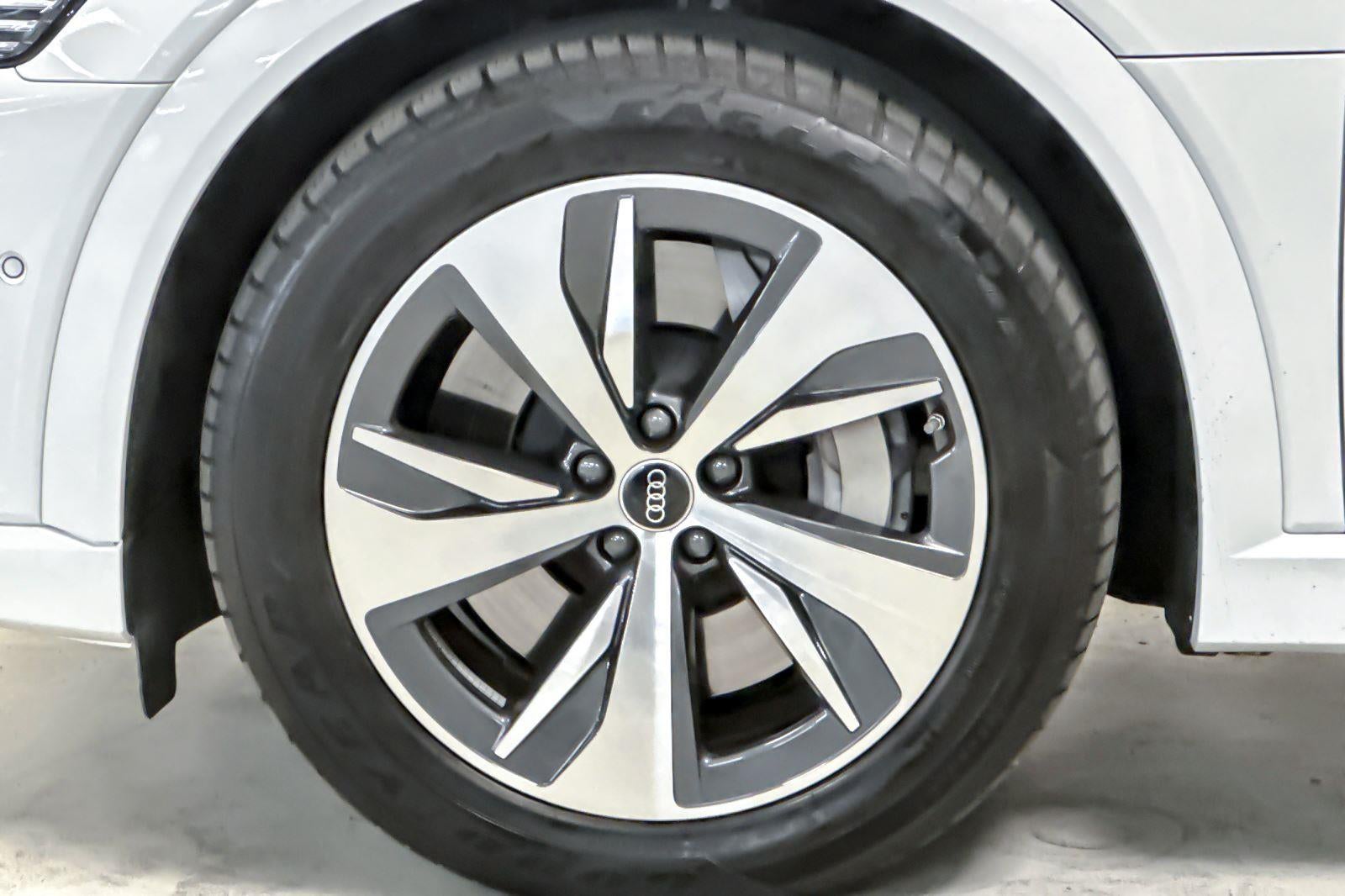 2024 Audi Q8 e-tron Prestige