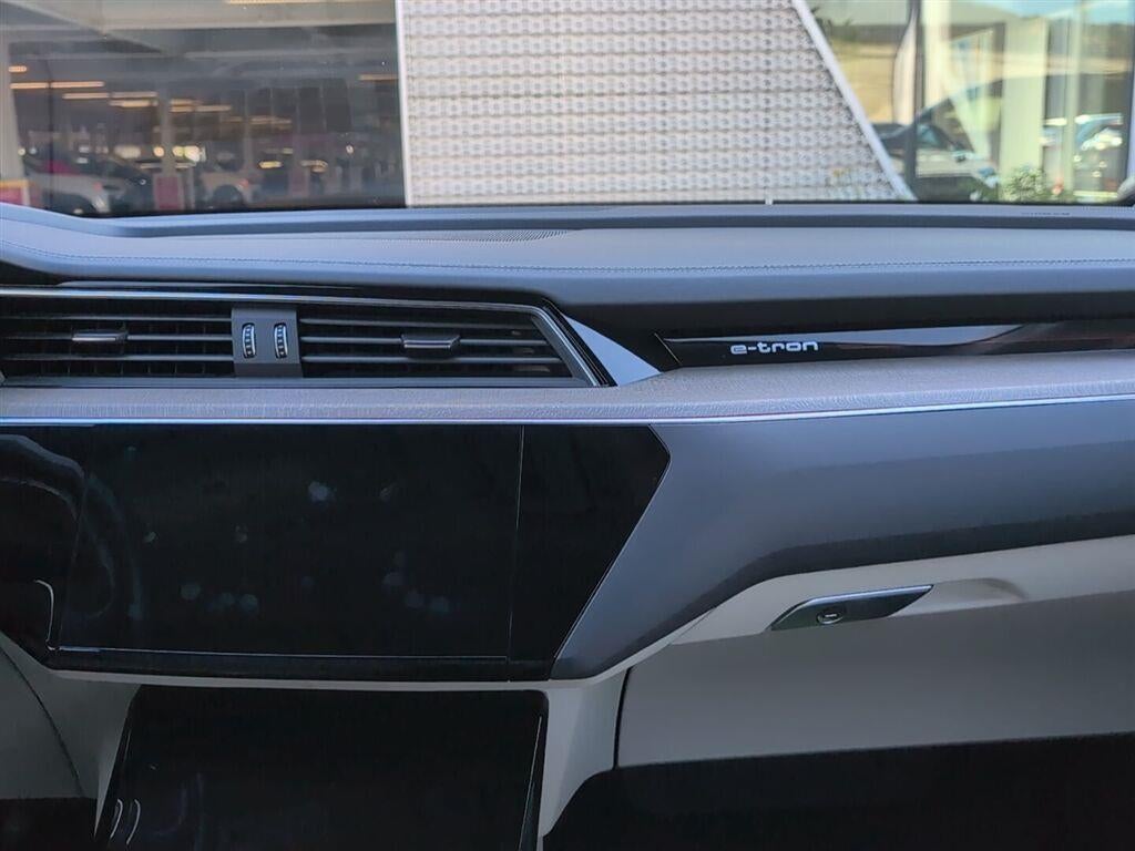 2024 Audi Q8 e-tron Prestige