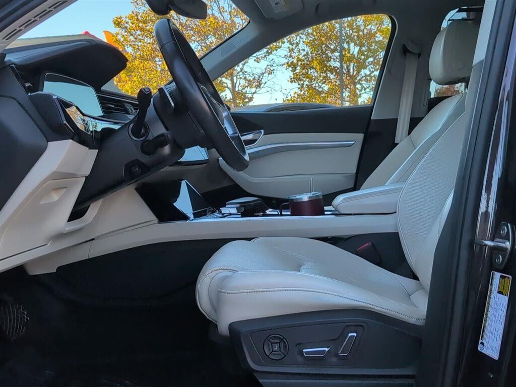 2024 Audi Q8 e-tron Prestige