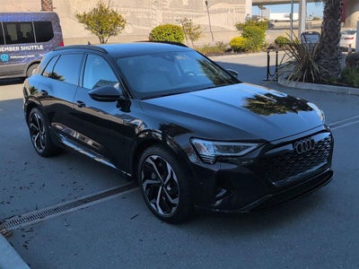 2024 Audi Q8 e-tron Prestige