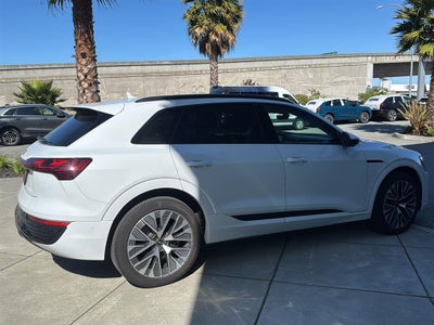 2024 Audi Q8 e-tron Prestige