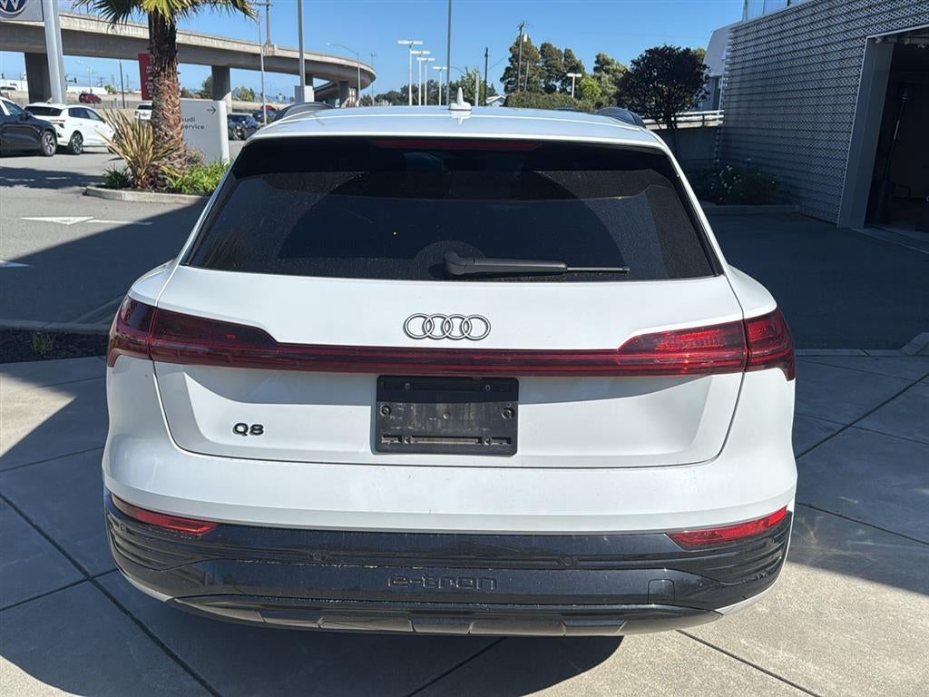 2024 Audi Q8 e-tron Prestige