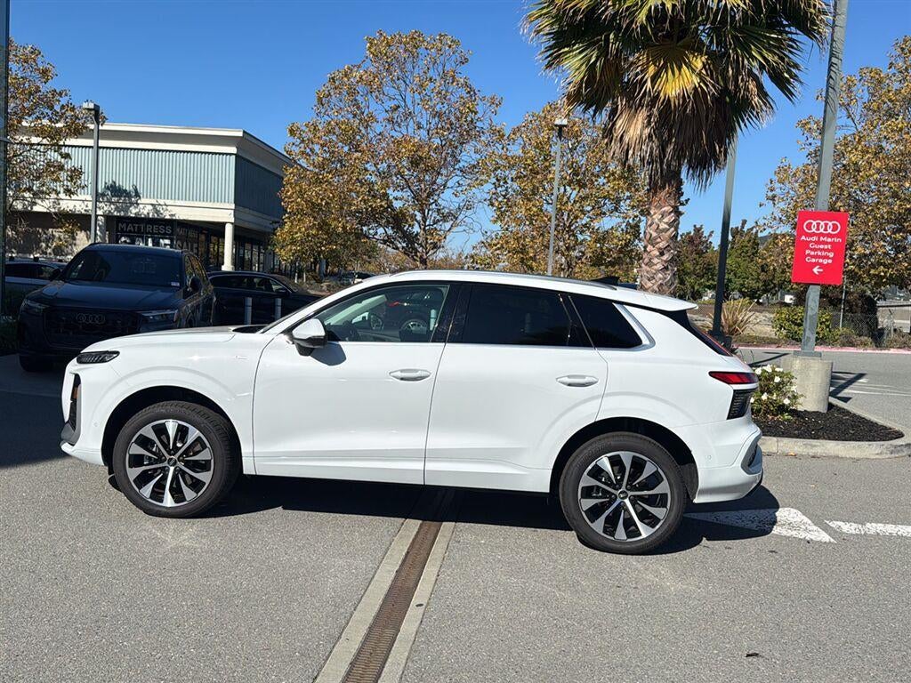 2026 Audi Q3 S line
