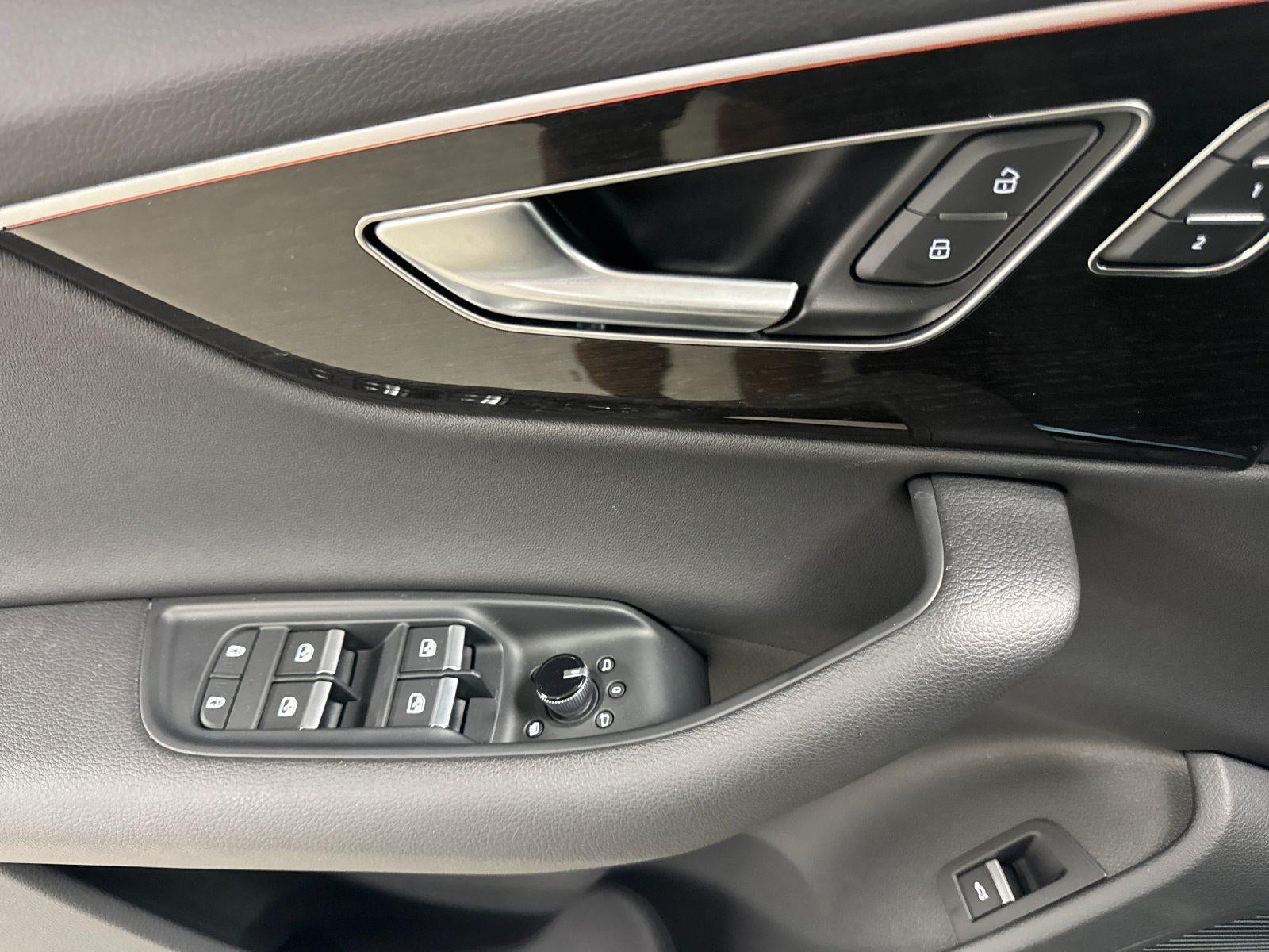 2026 Audi Q7 Premium
