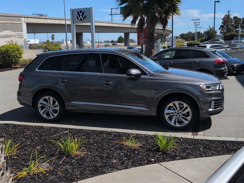2023 Audi Q7 Premium