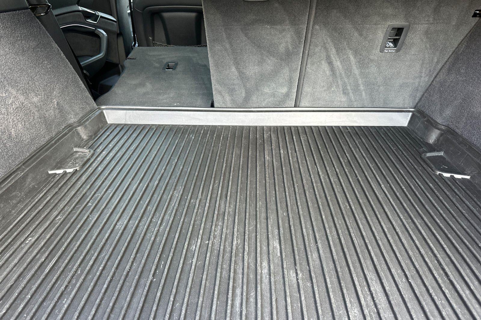 2023 Audi e-tron S Premium Plus