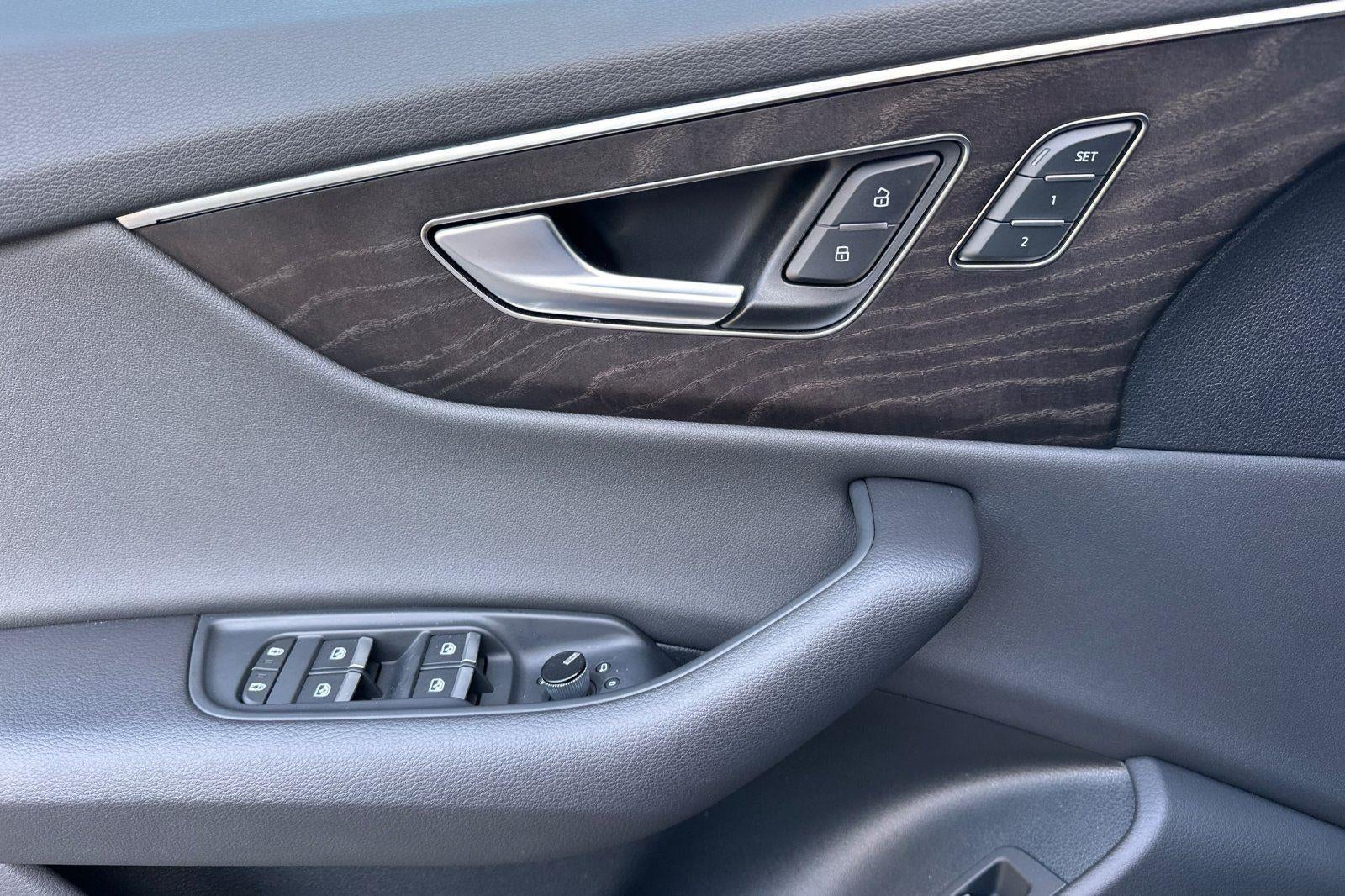 2023 Audi Q8 Premium