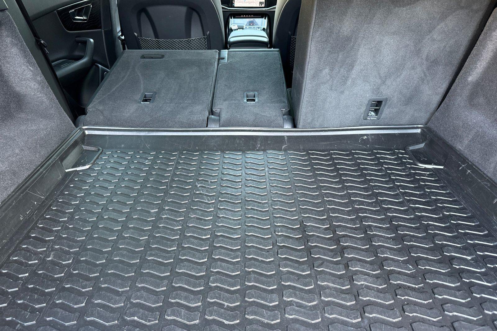 2023 Audi Q8 Premium