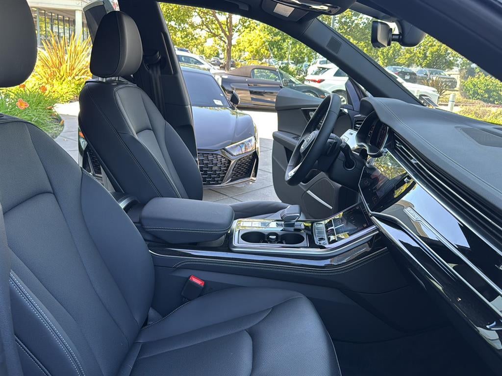 2025 Audi Q8 Premium Plus