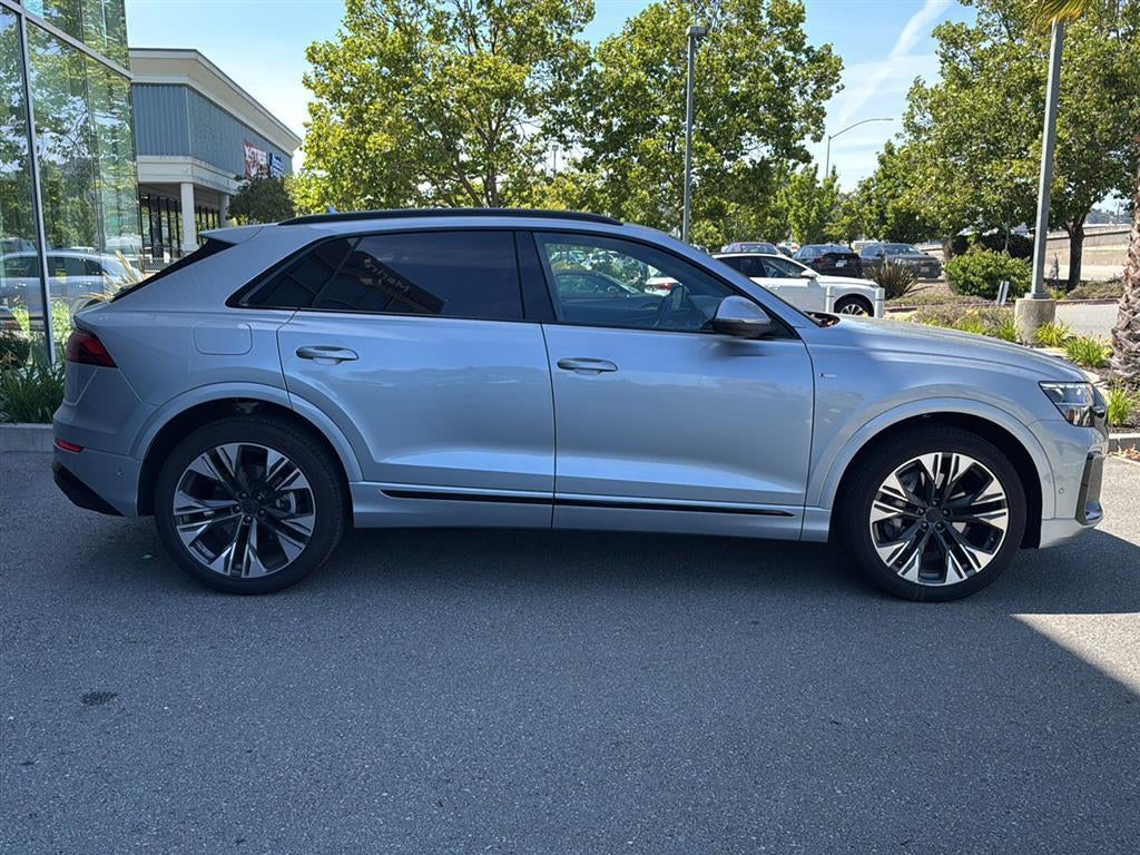 2025 Audi Q8 Premium Plus