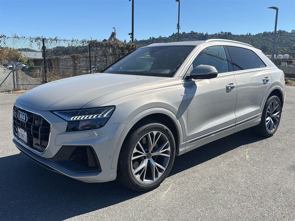 2023 Audi Q8 Premium Plus