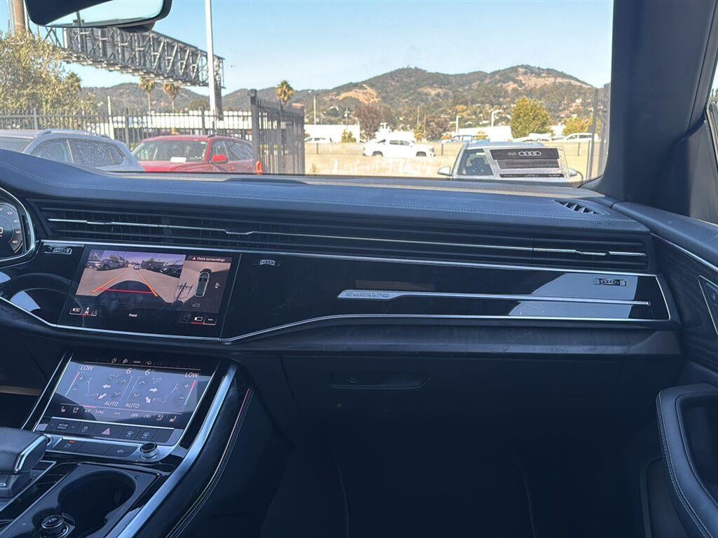2023 Audi Q8 Premium Plus