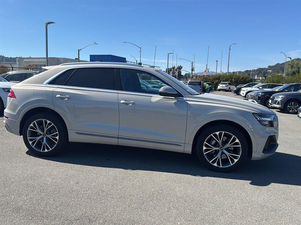 2023 Audi Q8 Premium Plus