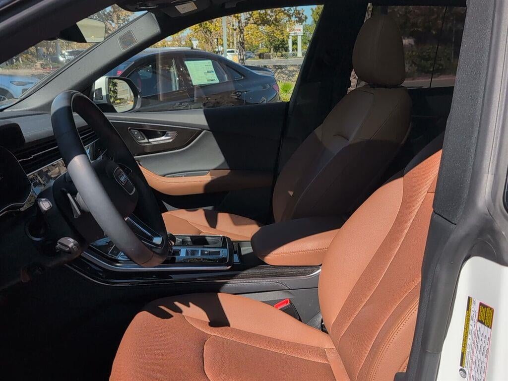 2023 Audi Q8 Premium Plus