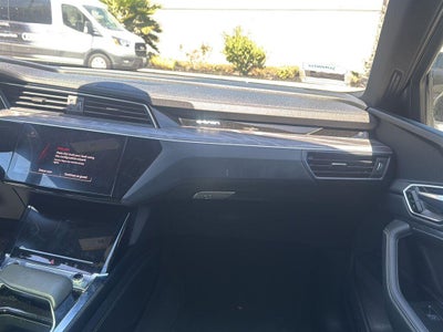 2022 Audi e-tron Premium Plus